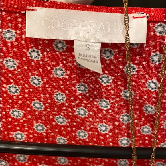 • Boho Flower Plunging Blouse • - Picture 5 of 6